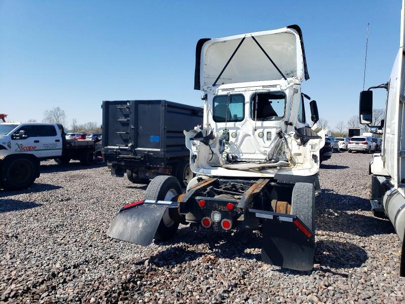 2015 Freigliner 2015 Freightliner Cascadia Semi Truck