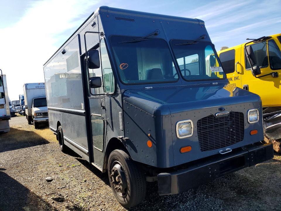 2020 Freightliner MT45G Chassis Delivery Truck