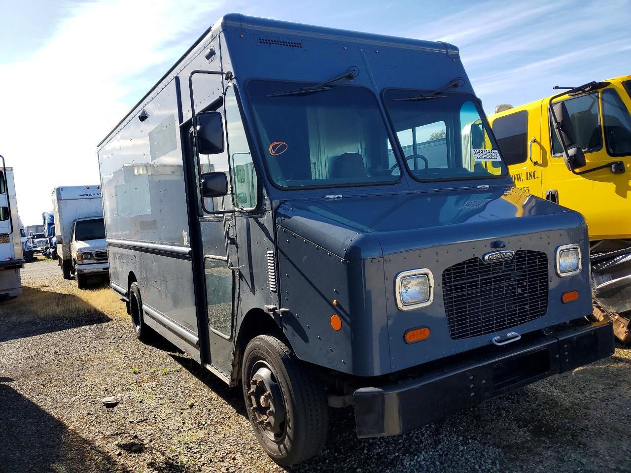 2020 Freightliner MT45G Chassis Delivery Truck