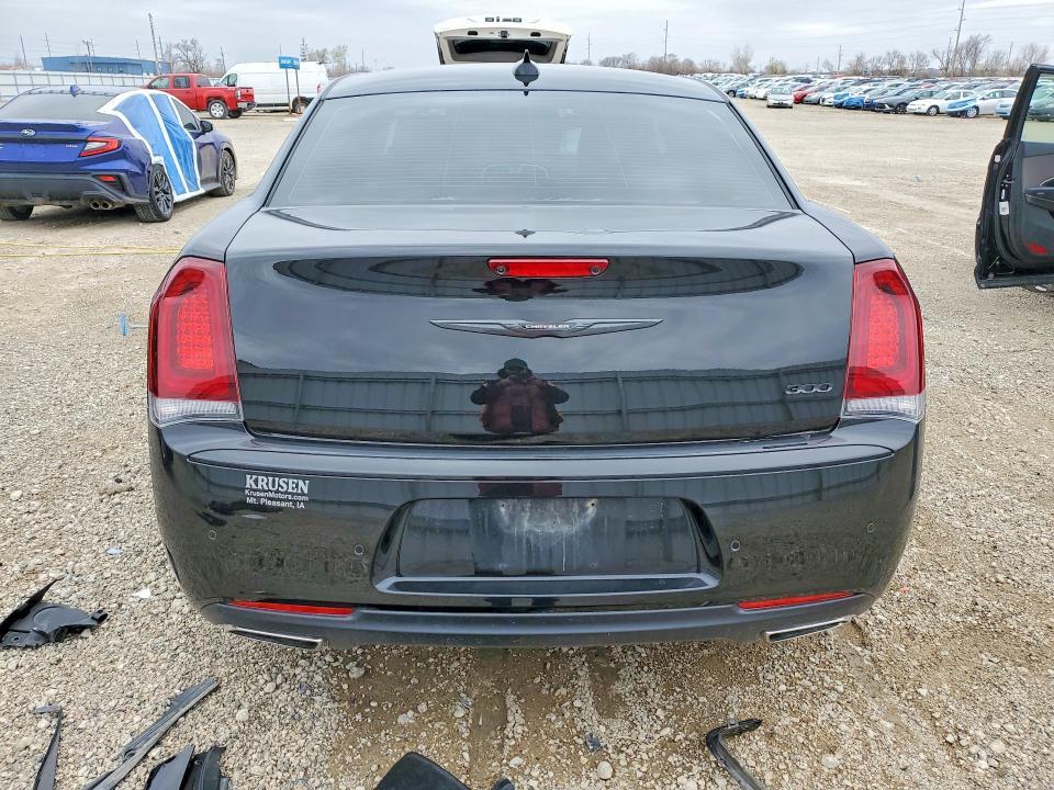 2022 Chrysler 300 Touring l