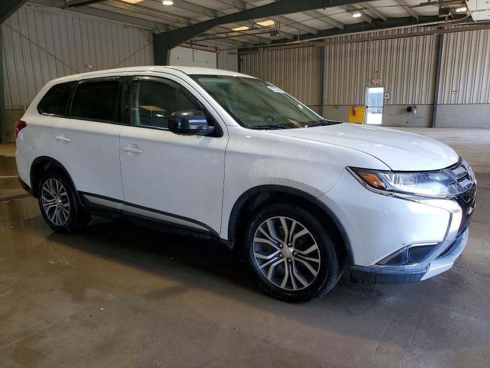 2017 Mitsubishi Outlander es