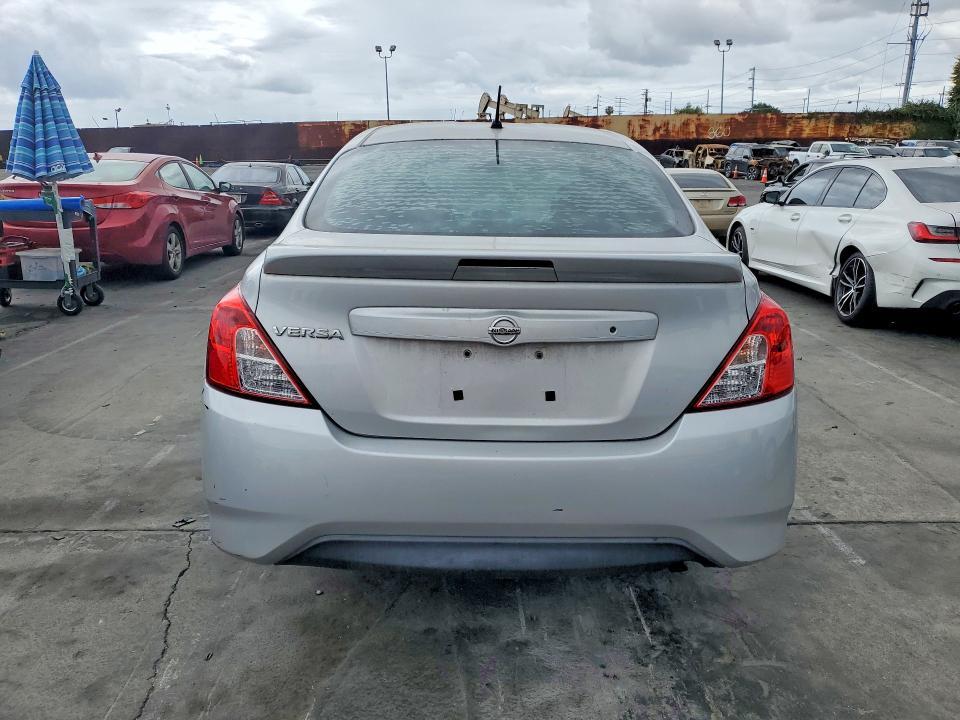 2017 Nissan Versa 1.6 s Plus
