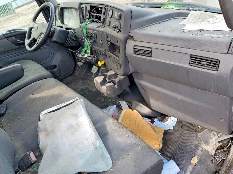 2020 International MV607 BOX Truck