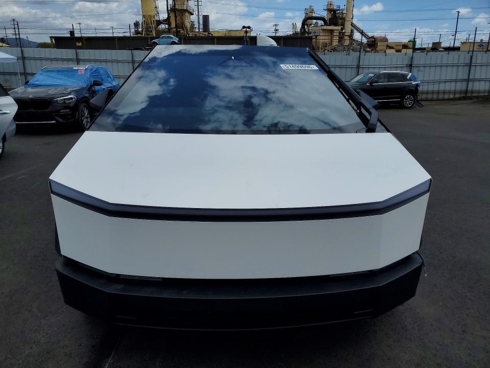 2024 Tesla Cybertruck