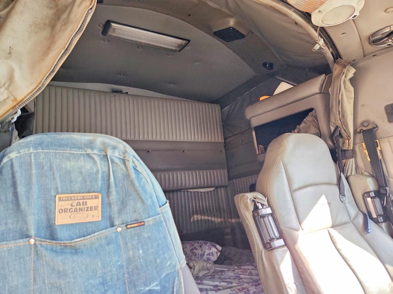 2004 Kenworth W900 Semi Truck