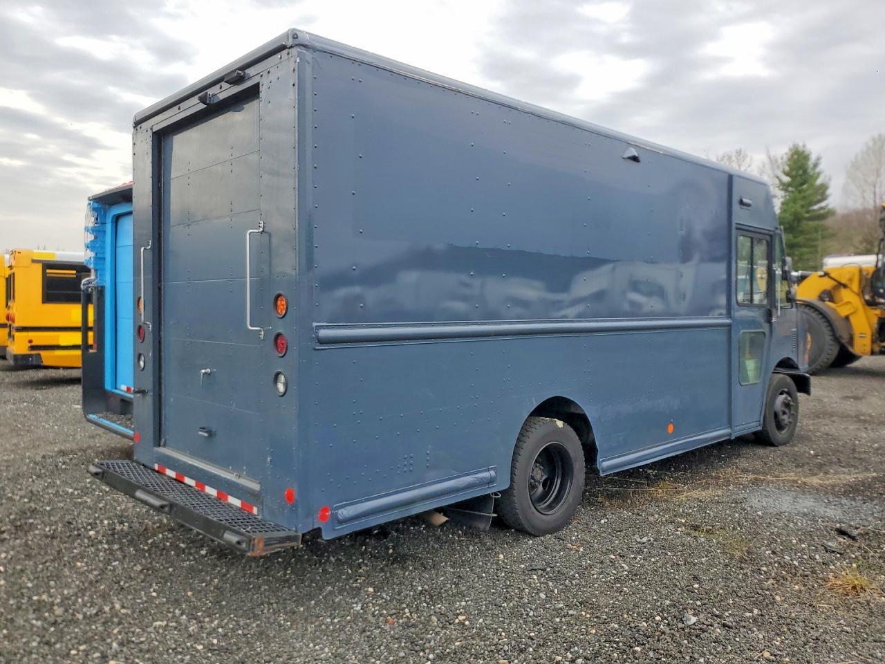 2021 Freightliner MT45G Chassis Delivery Truck