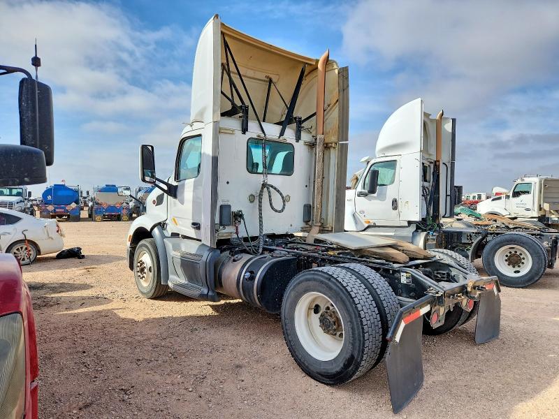 2016 Peterbilt 579 Semi Truck