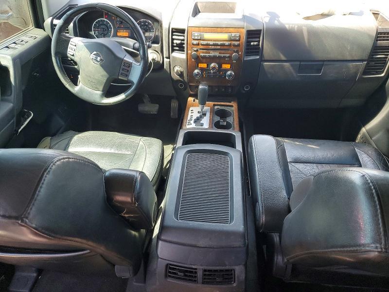 2011 Nissan Titan sv