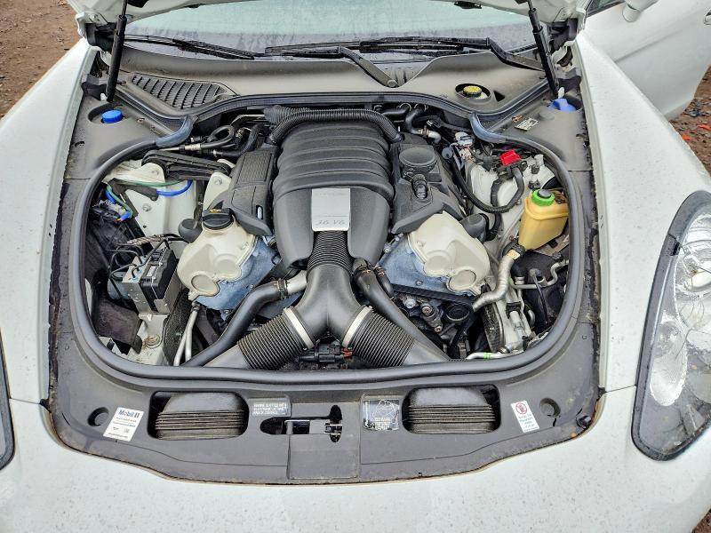 2016 Porsche Panamera 2