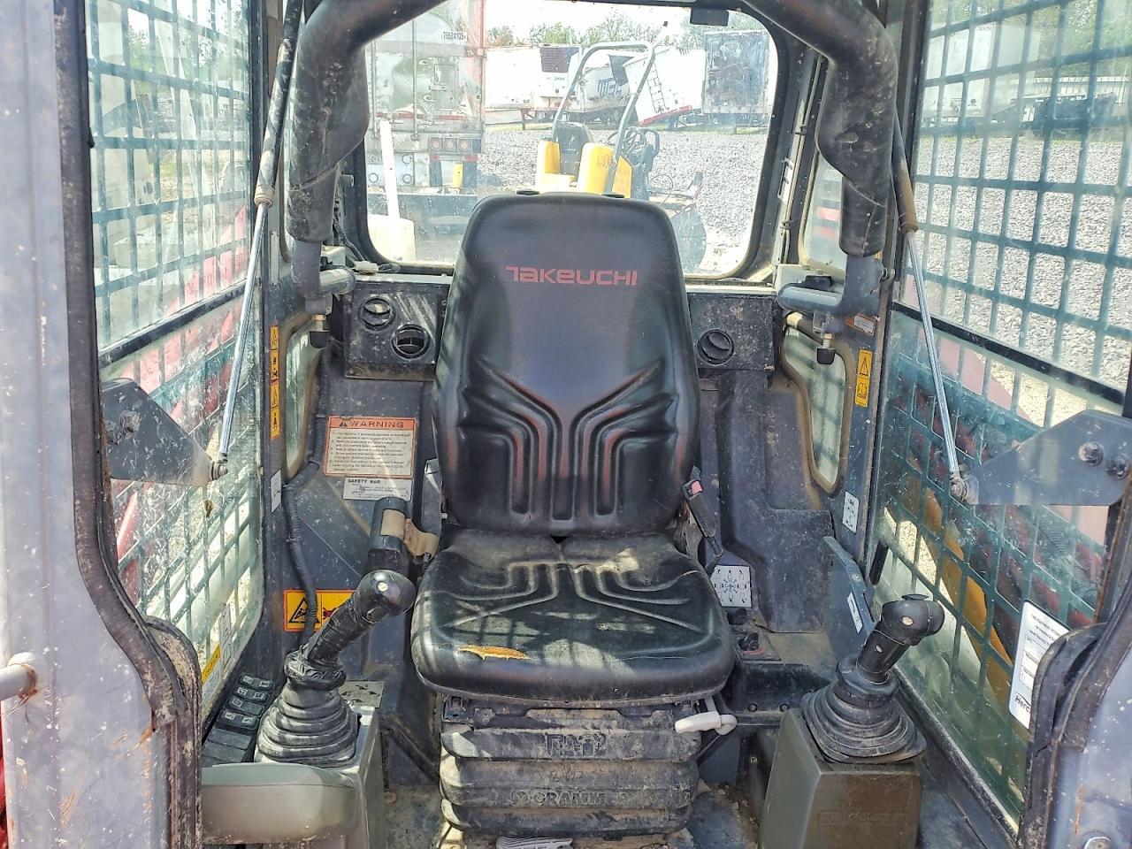 2016 Takeuchi TL8 Tracked Skid Steer Loader
