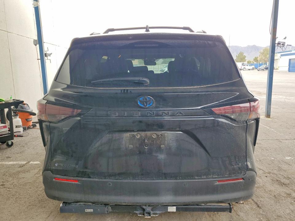 2025 Toyota Sienna Woodland Edition