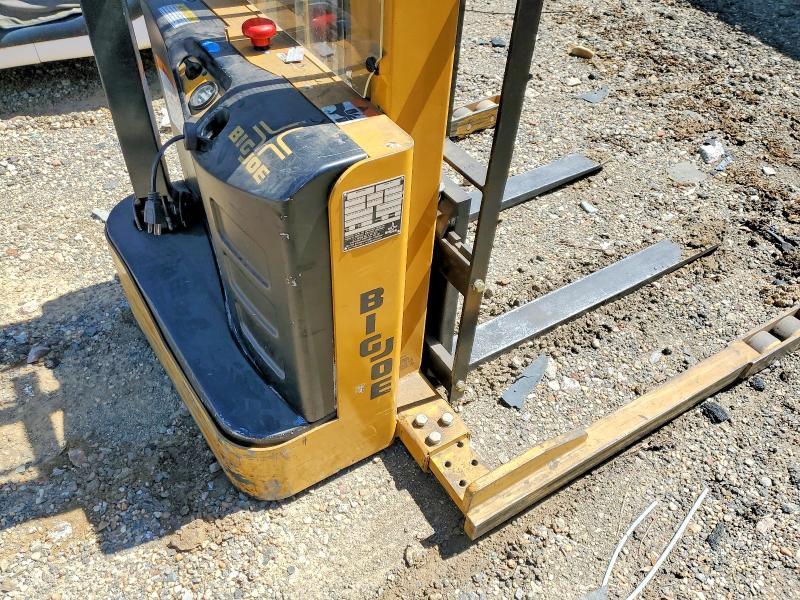 2012 Big Joe S22-116 Pallet Jack