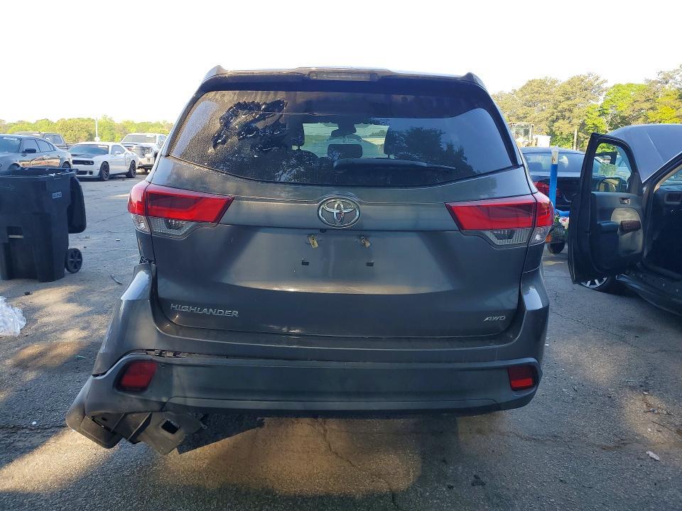 2018 Toyota Highlander le