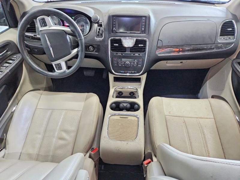 2014 Chrysler Town & Country Touring l