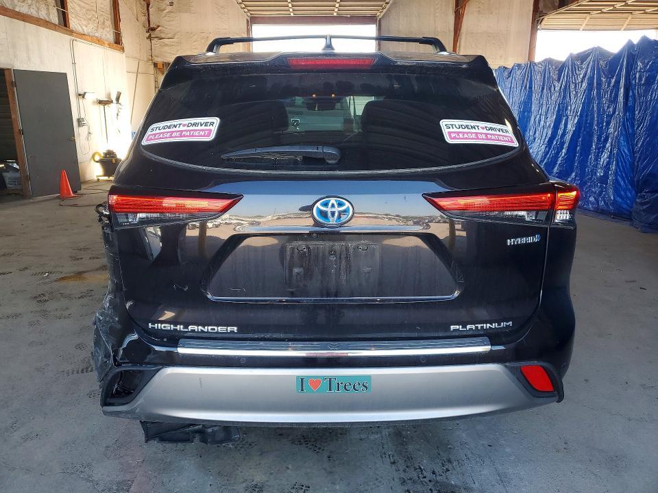 2021 Toyota Highlander Hybrid Platinum