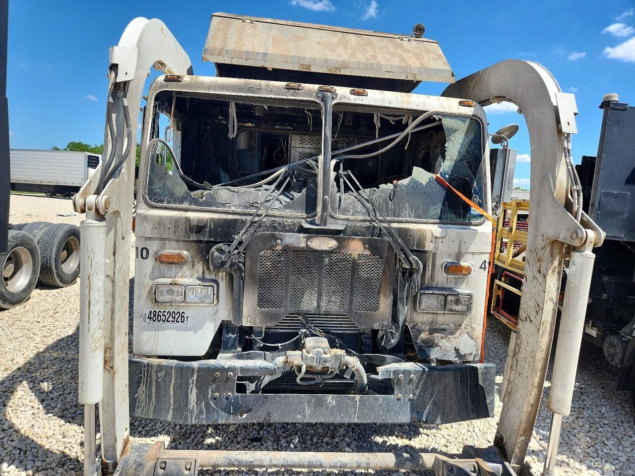 2018 Peterbilt 520 Refuse Truck