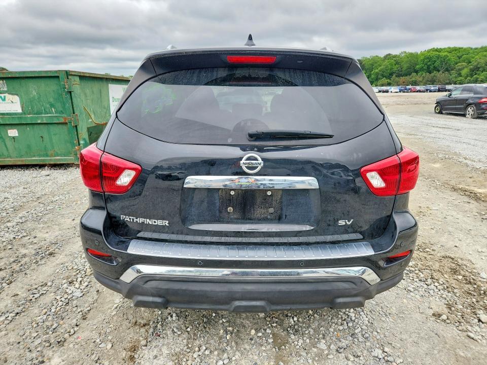 2020 Nissan Pathfinder sv