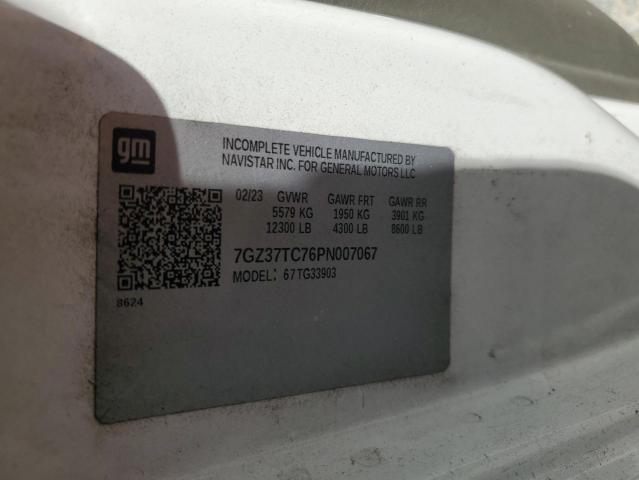 2023 GMC Savana BOX Truck