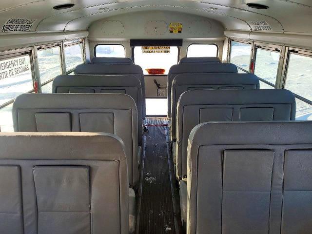 2011 Chev Express Cutaway G3500