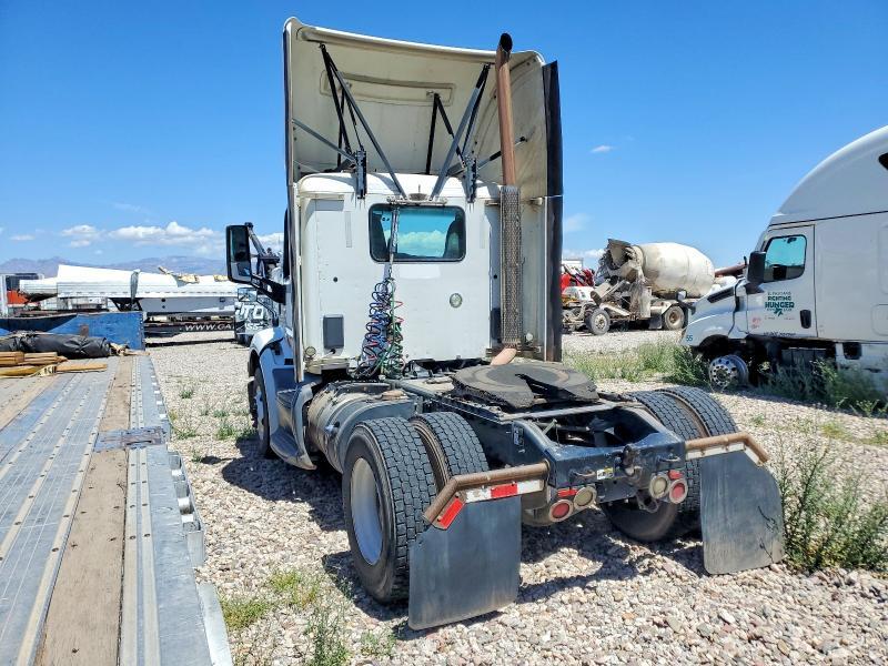 2015 Peterbilt 579 Semi Truck