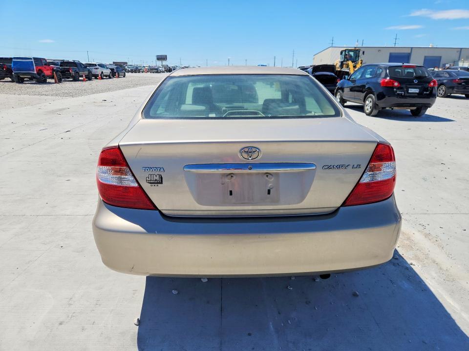 2004 Toyota Camry le