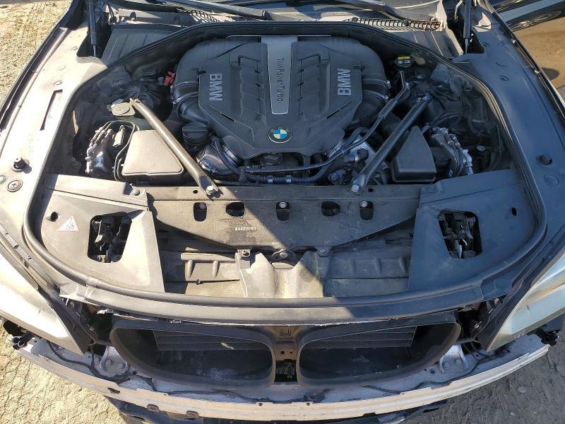 2015 BMW 750 i