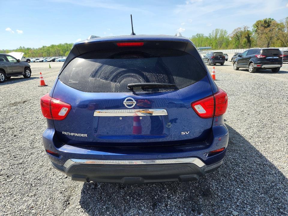 2018 Nissan Pathfinder sv