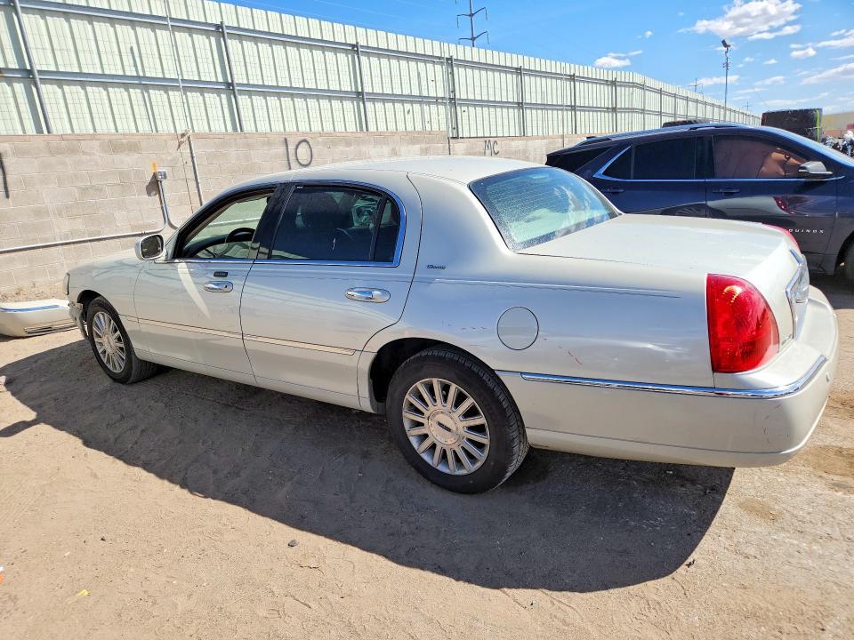 2004 Lincoln Town car Ultimate