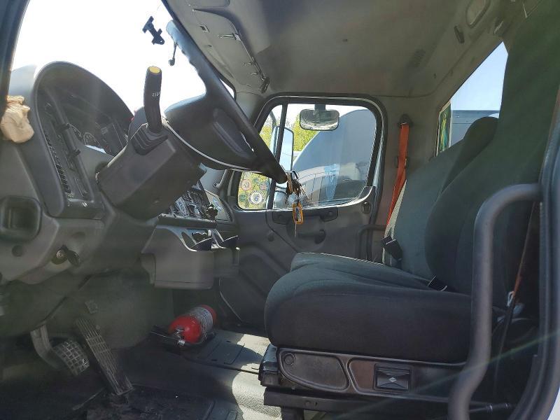2015 Freigliner 2015 Freightliner Business Class M2 Crane Truck