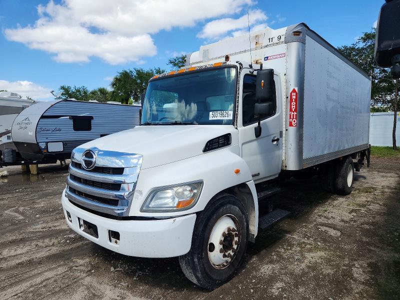 2013 Hino 258/268 BOX Truck