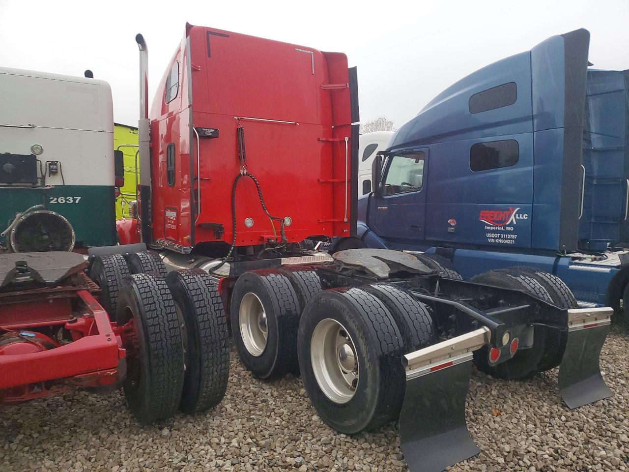 2018 Freightliner Convention-Semi Truck