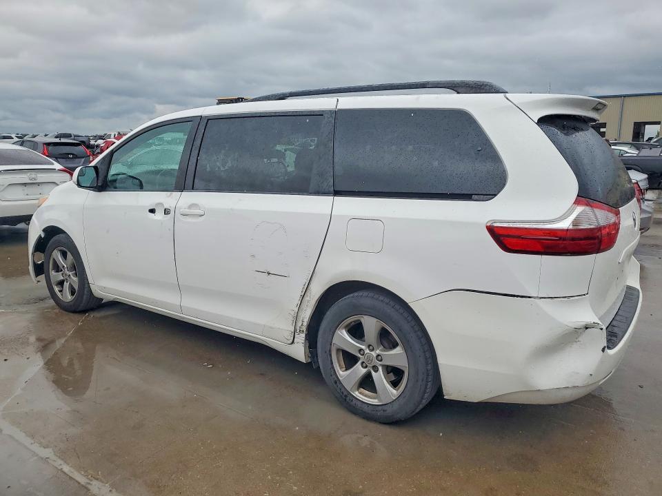 2016 Toyota Sienna le 8-passenger
