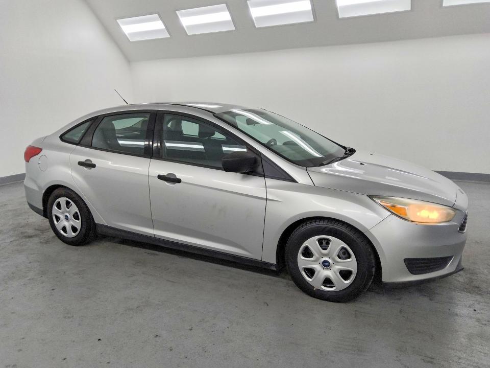 2015 Ford Focus s
