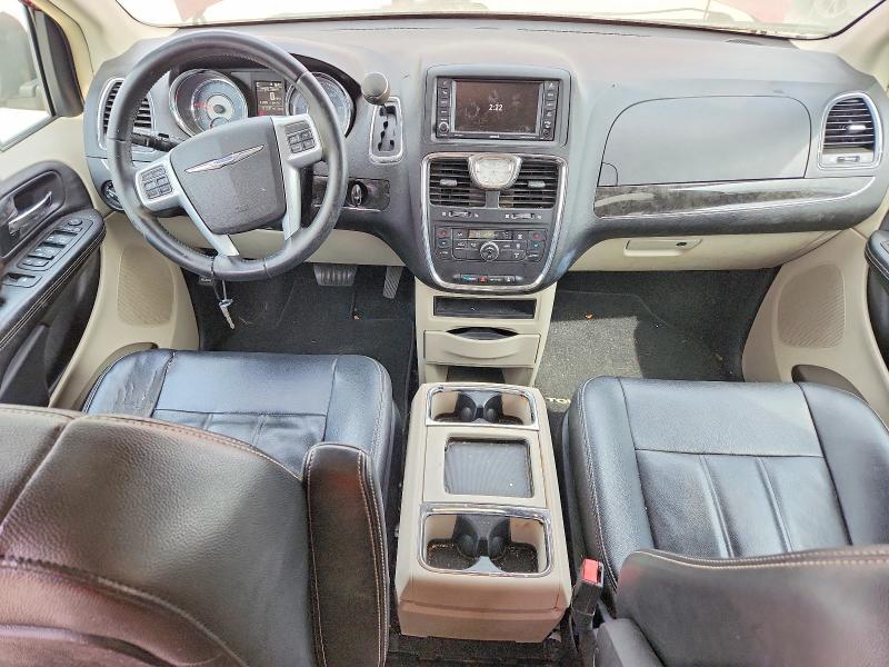 2013 Chrysler Town & Country Touring