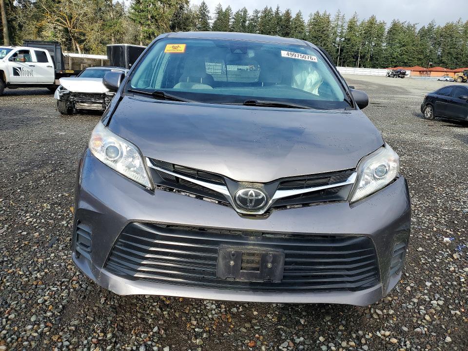 2018 Toyota Sienna le