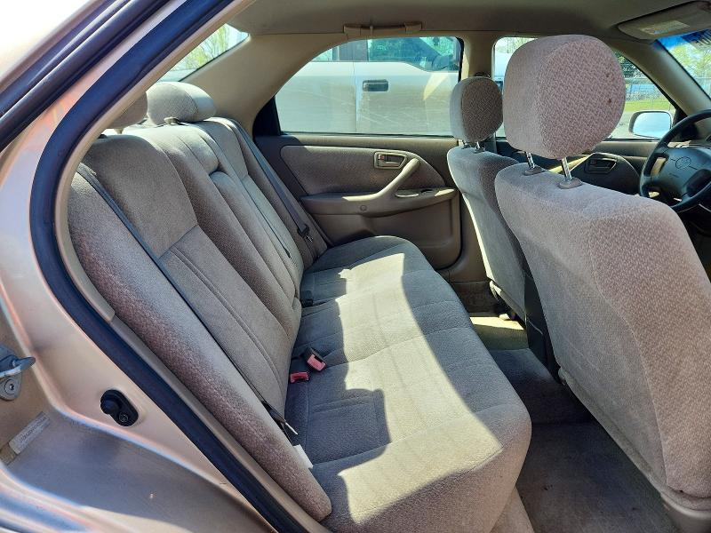 2000 Toyota Camry le