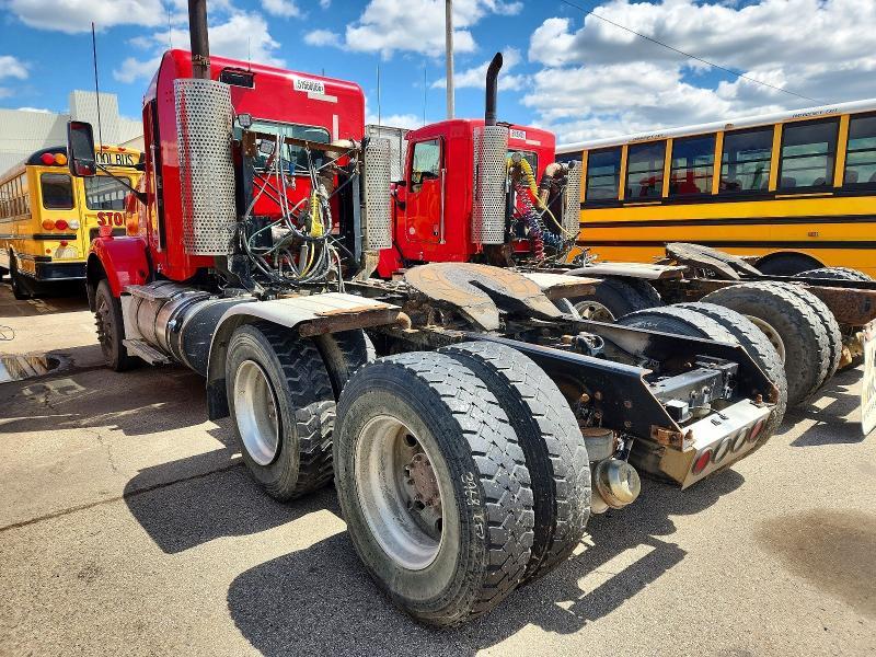 2014 Kenworth T800 Semi Truck