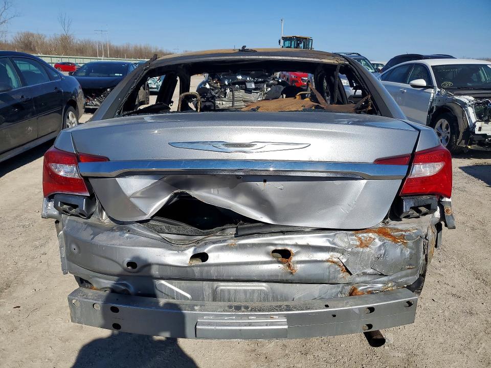 2013 Chrysler 200 lx