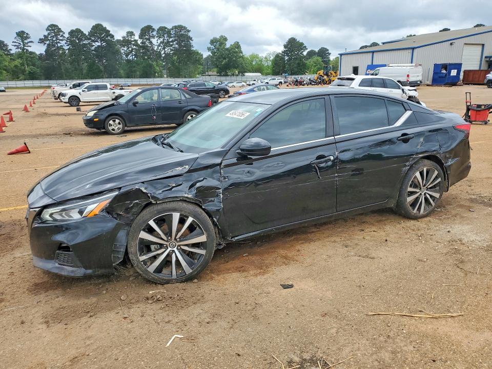 2022 Nissan Altima sr