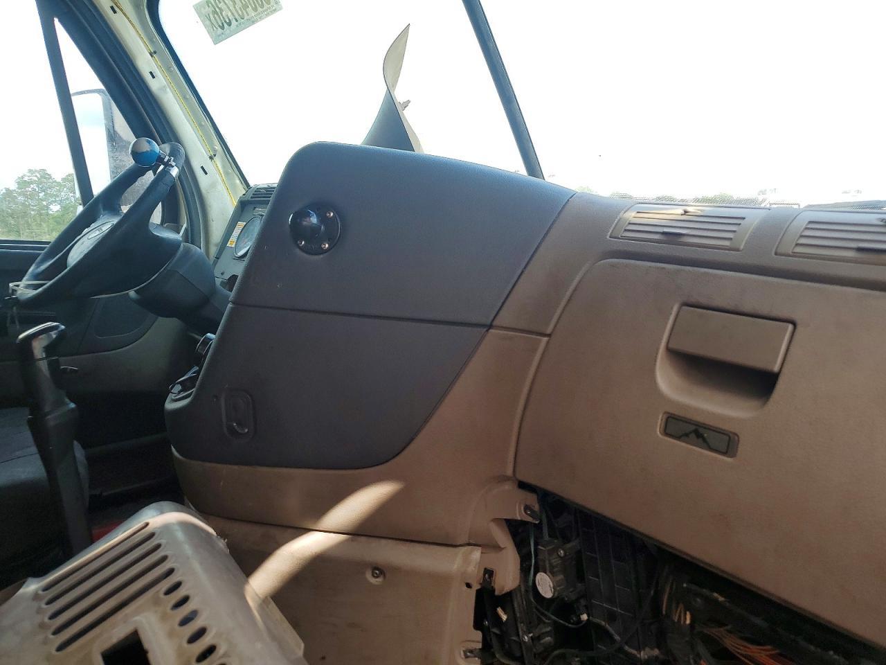 2014 Freigliner 2014 Freightliner Cascadia 125 Semi Truck
