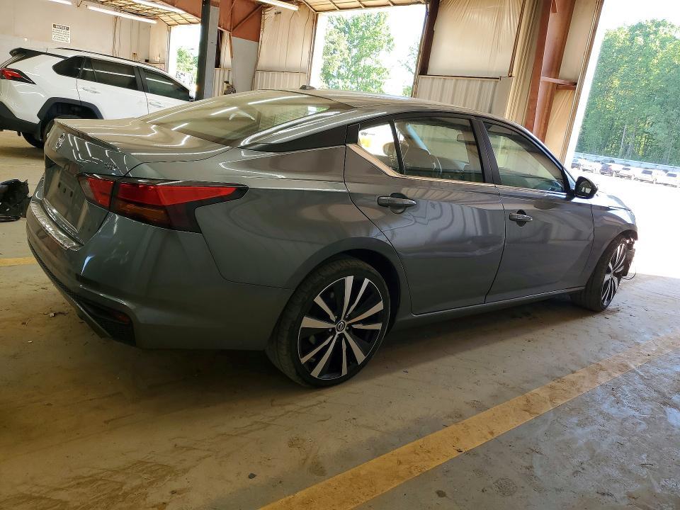 2021 Nissan Altima sr