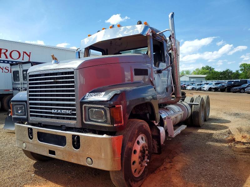 2020 Mack Pinnacle Semi Truck