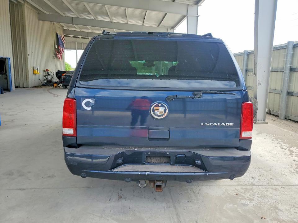 2004 Cadillac Escalade Luxury