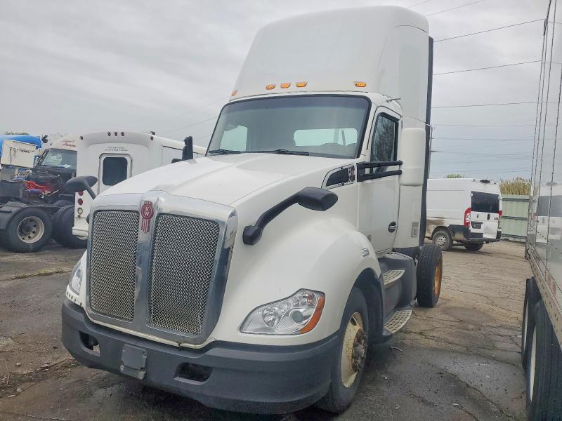 2016 Kenworth T680 Semi Truck