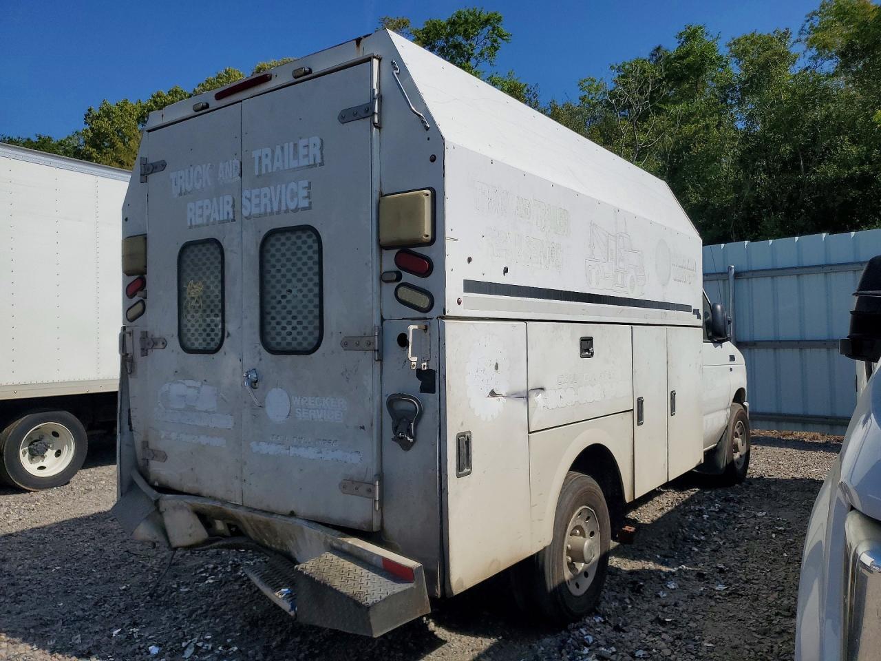 2010 Ford E350 Utility / Service Truck