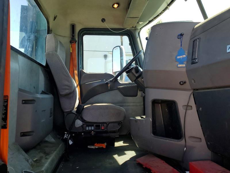 2017 Mack CXU612 Semi Truck