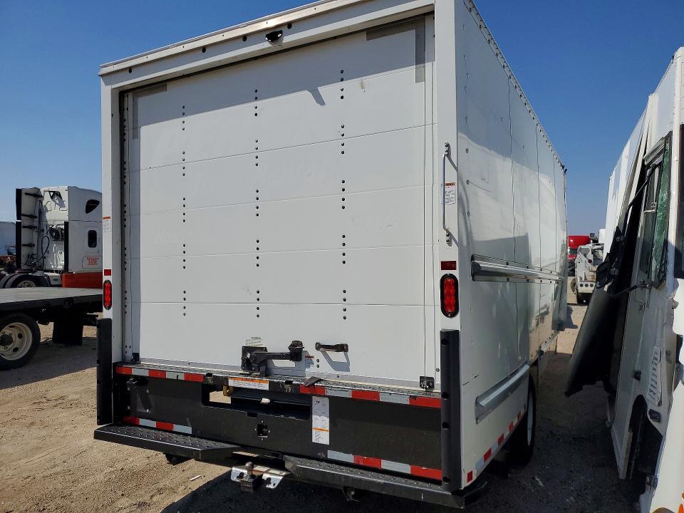 2023 GMC Savana BOX Truck
