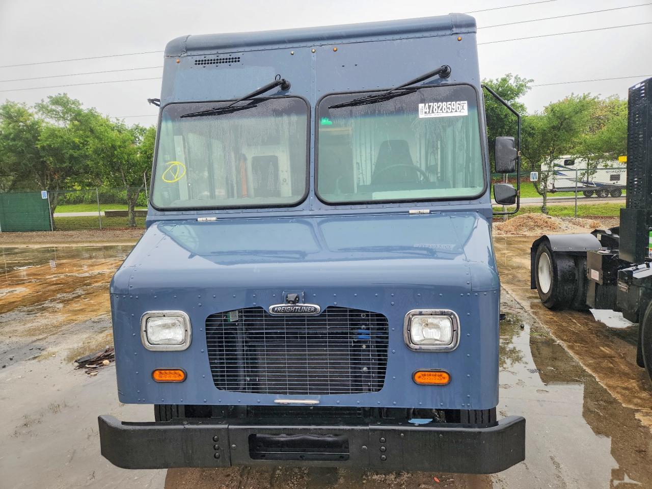 2020 Freightliner MT45G Delivery Truck
