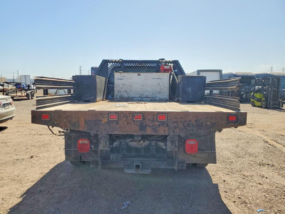 2016 Ford F550 Super Duty Flatbed Truck