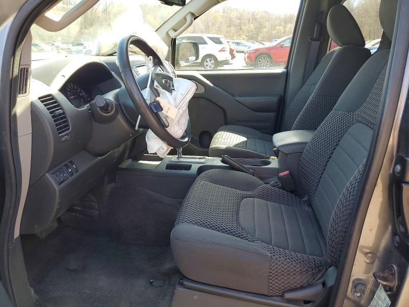 2016 Nissan Frontier sv V6